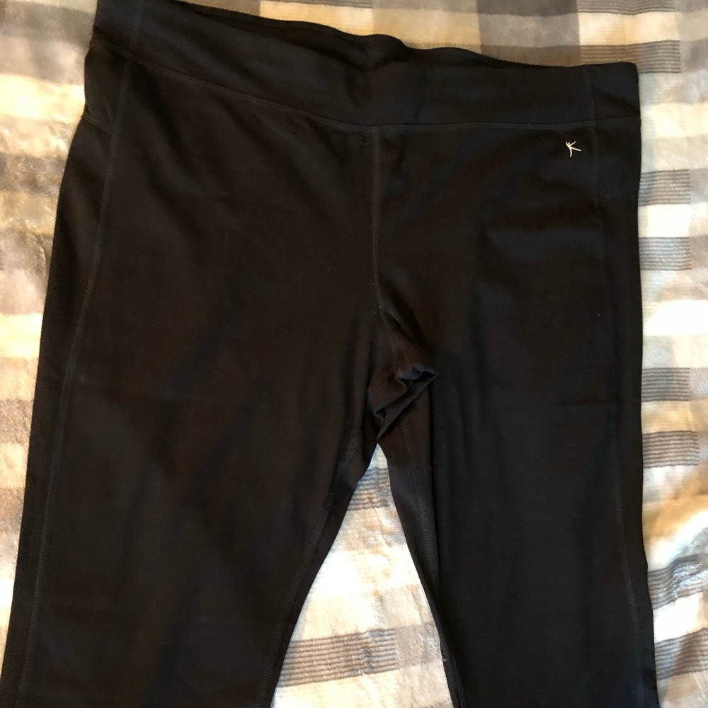 Lightly worn Danskin Now Capri leggings. Size 2x